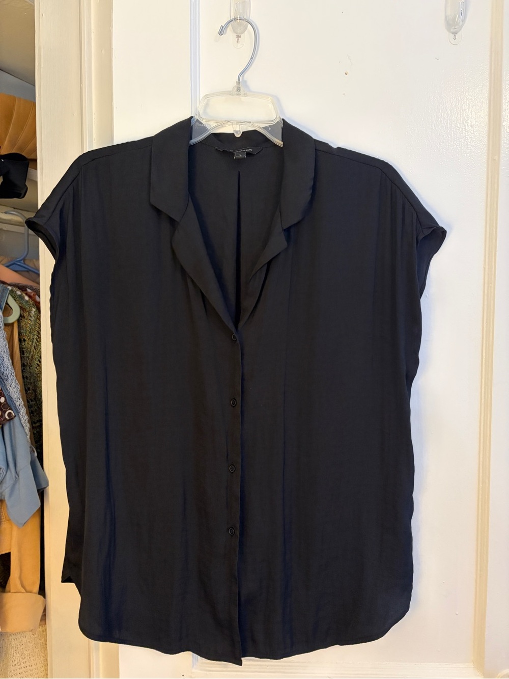 Banana Republic Black Short-Sleeve Button-Down Top